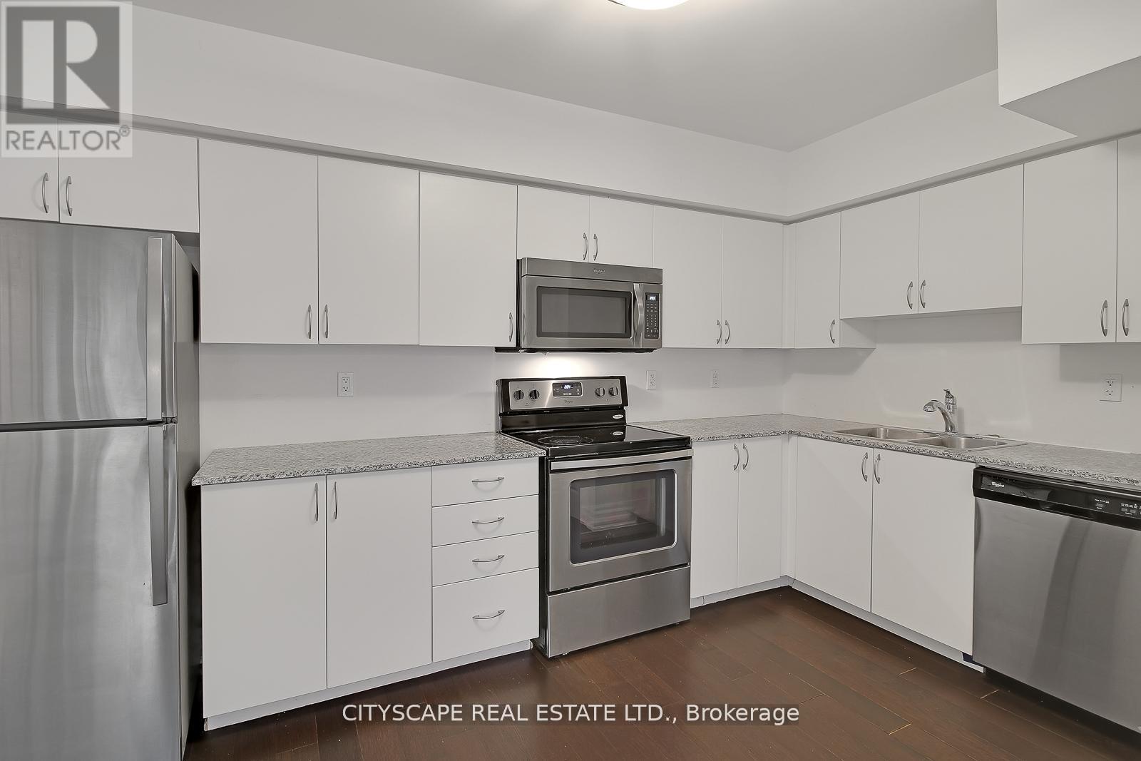 402 - 380 Wallace Avenue, Toronto, Ontario  M6P 3P2 - Photo 8 - W12666144