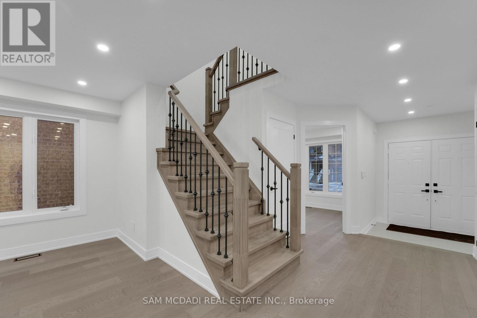 17 Ferncastle Crescent, Brampton (Fletcher's Meadow), Ontario  L7A 3P2 - Photo 18 - W12666148