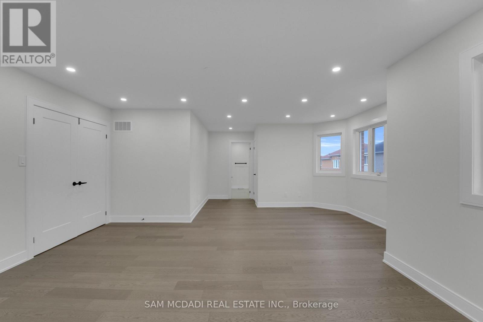 17 Ferncastle Crescent, Brampton (Fletcher's Meadow), Ontario  L7A 3P2 - Photo 22 - W12666148