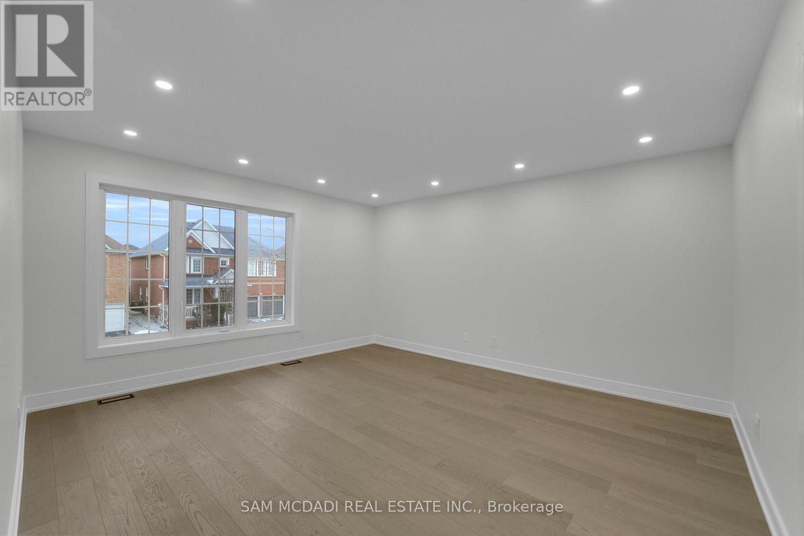 17 Ferncastle Crescent, Brampton (Fletcher's Meadow), Ontario  L7A 3P2 - Photo 30 - W12666148