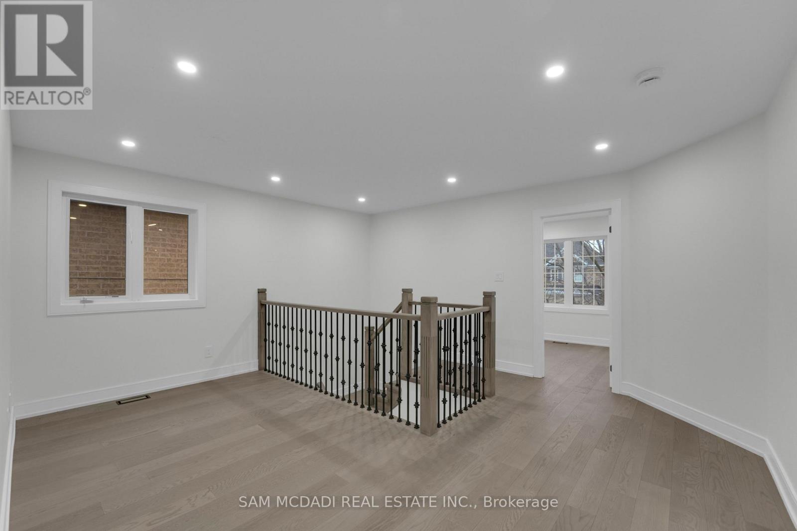 17 Ferncastle Crescent, Brampton (Fletcher's Meadow), Ontario  L7A 3P2 - Photo 31 - W12666148