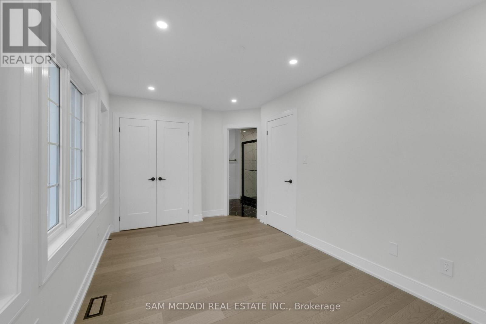 17 Ferncastle Crescent, Brampton (Fletcher's Meadow), Ontario  L7A 3P2 - Photo 33 - W12666148