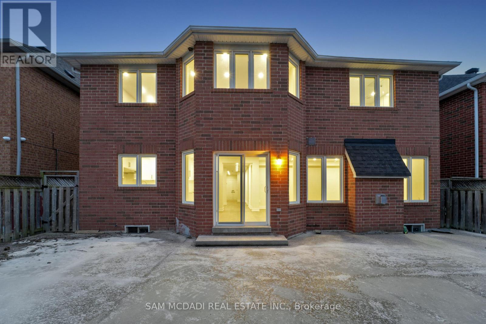 17 Ferncastle Crescent, Brampton (Fletcher's Meadow), Ontario  L7A 3P2 - Photo 35 - W12666148