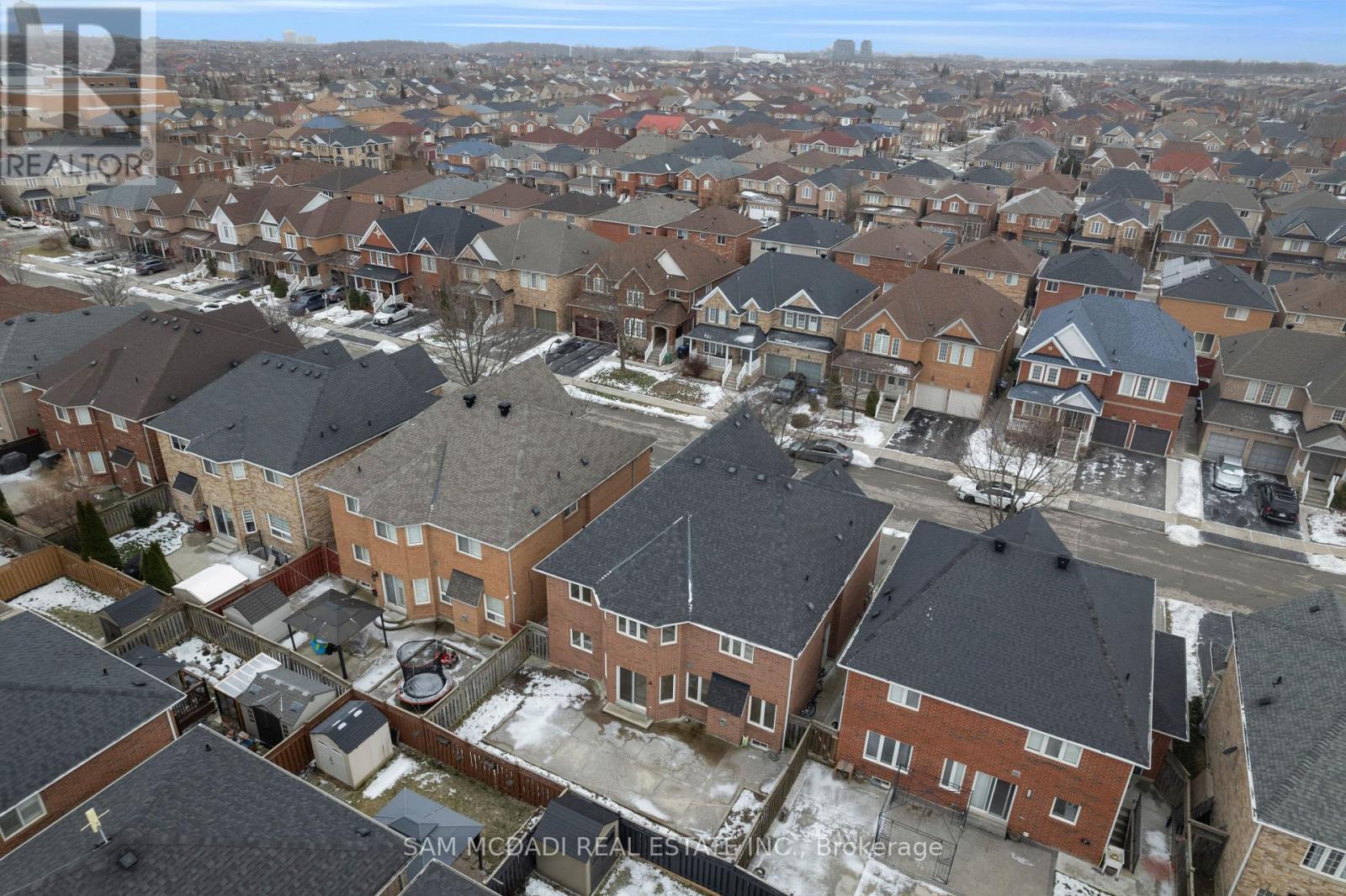 17 Ferncastle Crescent, Brampton (Fletcher's Meadow), Ontario  L7A 3P2 - Photo 39 - W12666148