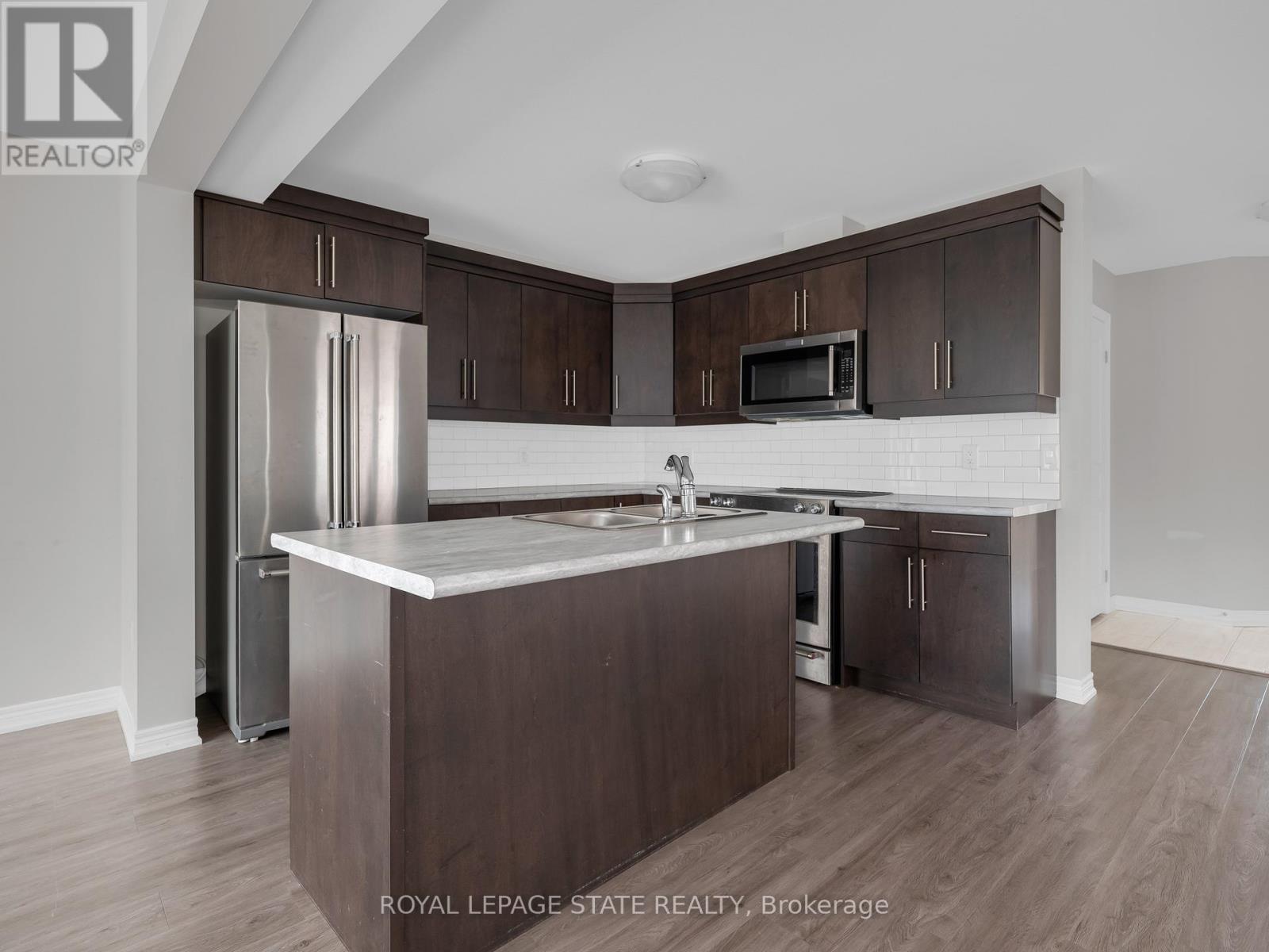 9573 Tallgrass Avenue, Niagara Falls, Ontario  L2G 0Y3 - Photo 3 - X12455575