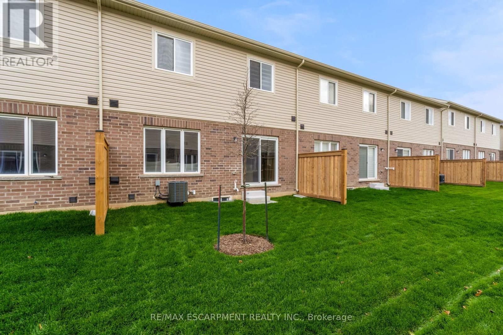 25 - 205 Thames Way, Hamilton, Ontario  L0R 1W0 - Photo 33 - X12665902
