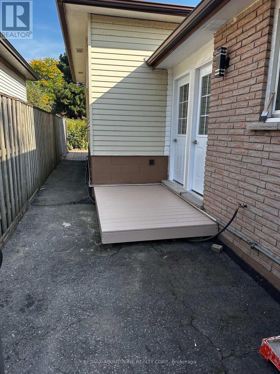 597 Upper Paradise Road, Hamilton, Ontario  L9C 5P5 - Photo 5 - X12665934