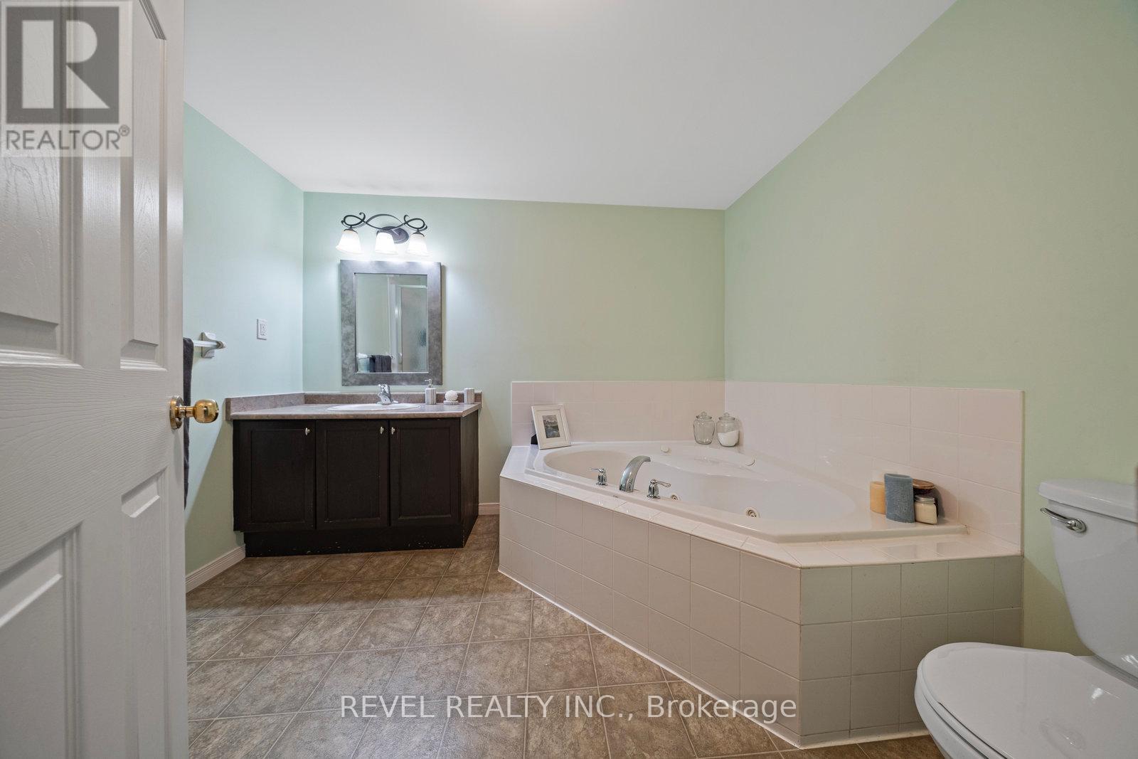 24 - 120 Dudhope Avenue, Cambridge, Ontario  N1R 4T7 - Photo 20 - X12665974