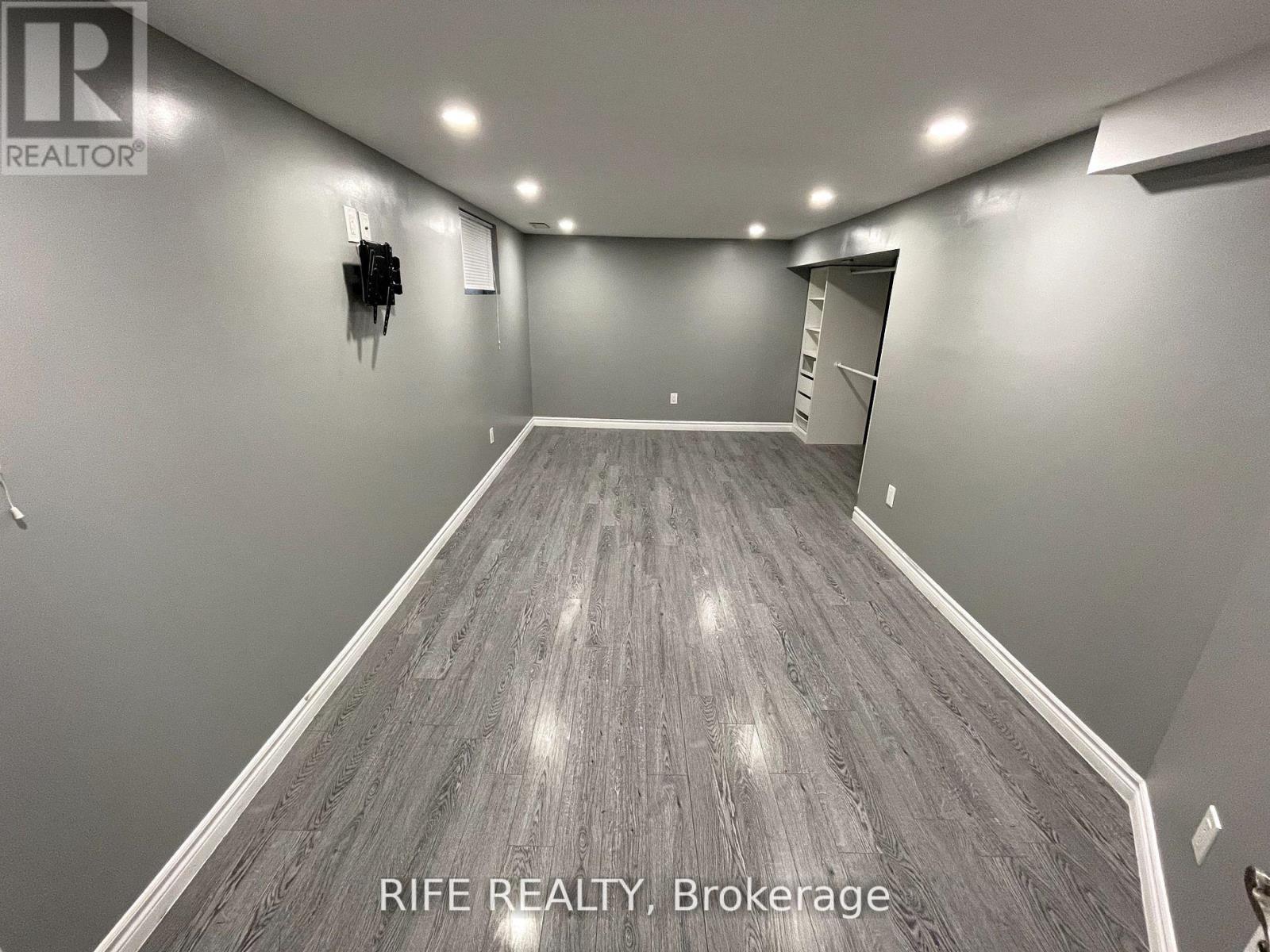 691 Rennie Street, Hamilton, Ontario  L8H 3R1 - Photo 11 - X12666126