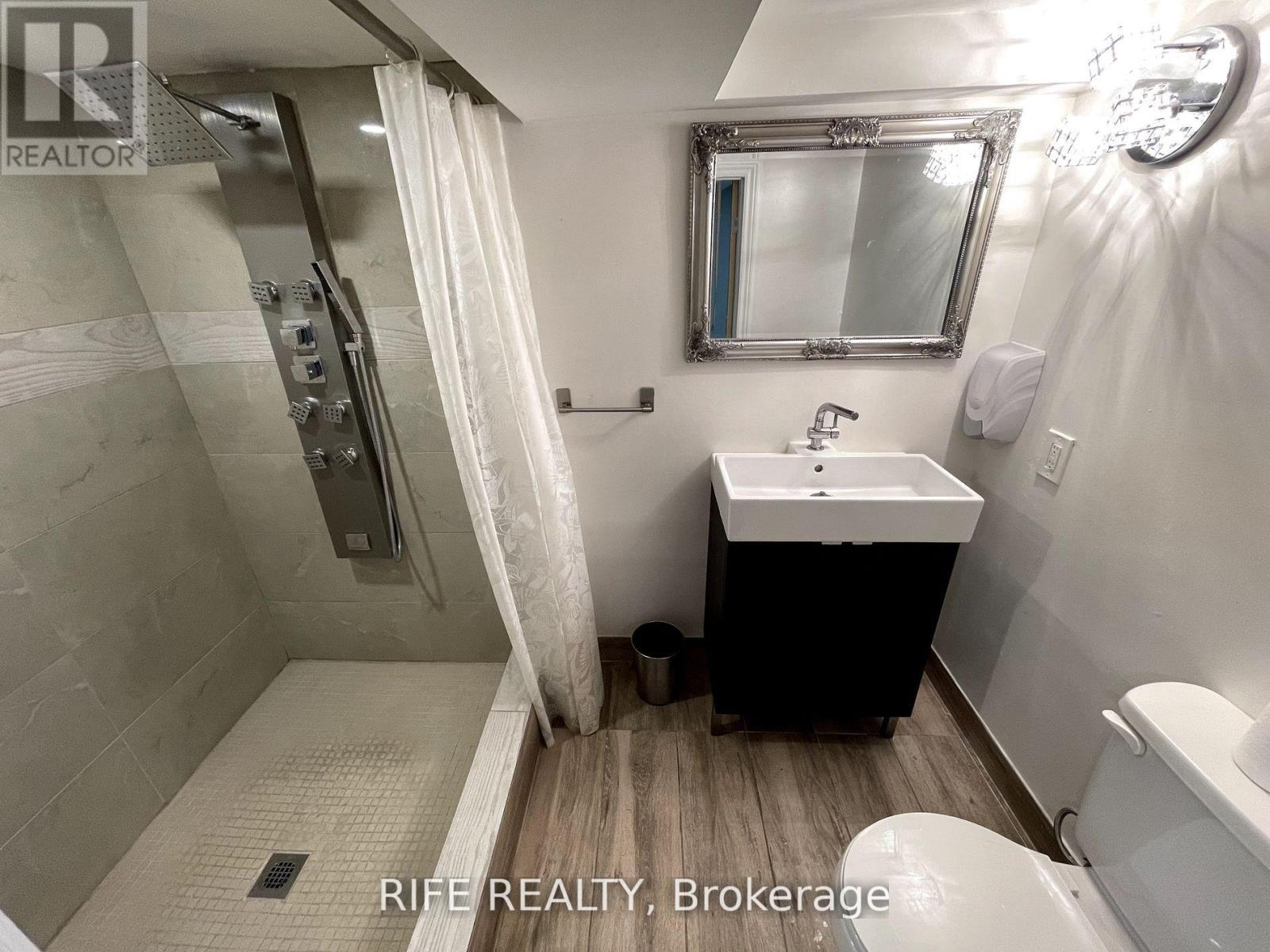 691 Rennie Street, Hamilton, Ontario  L8H 3R1 - Photo 12 - X12666126