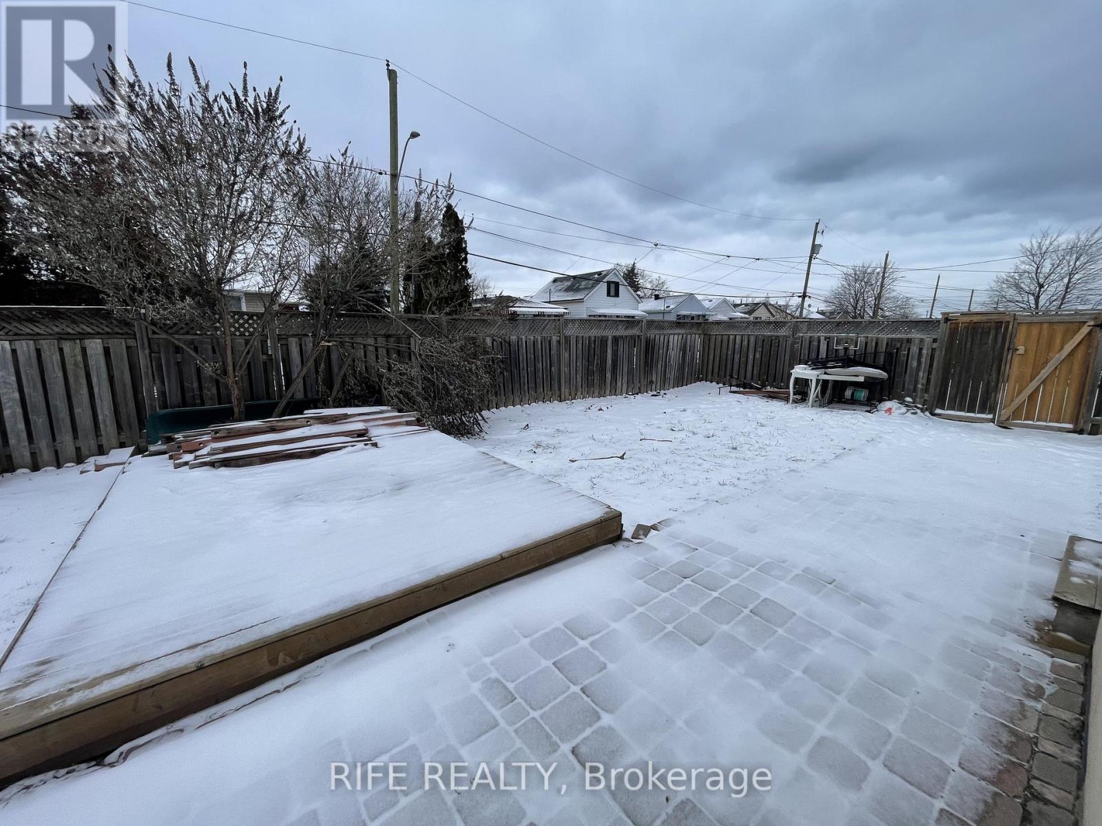 691 Rennie Street, Hamilton, Ontario  L8H 3R1 - Photo 21 - X12666126