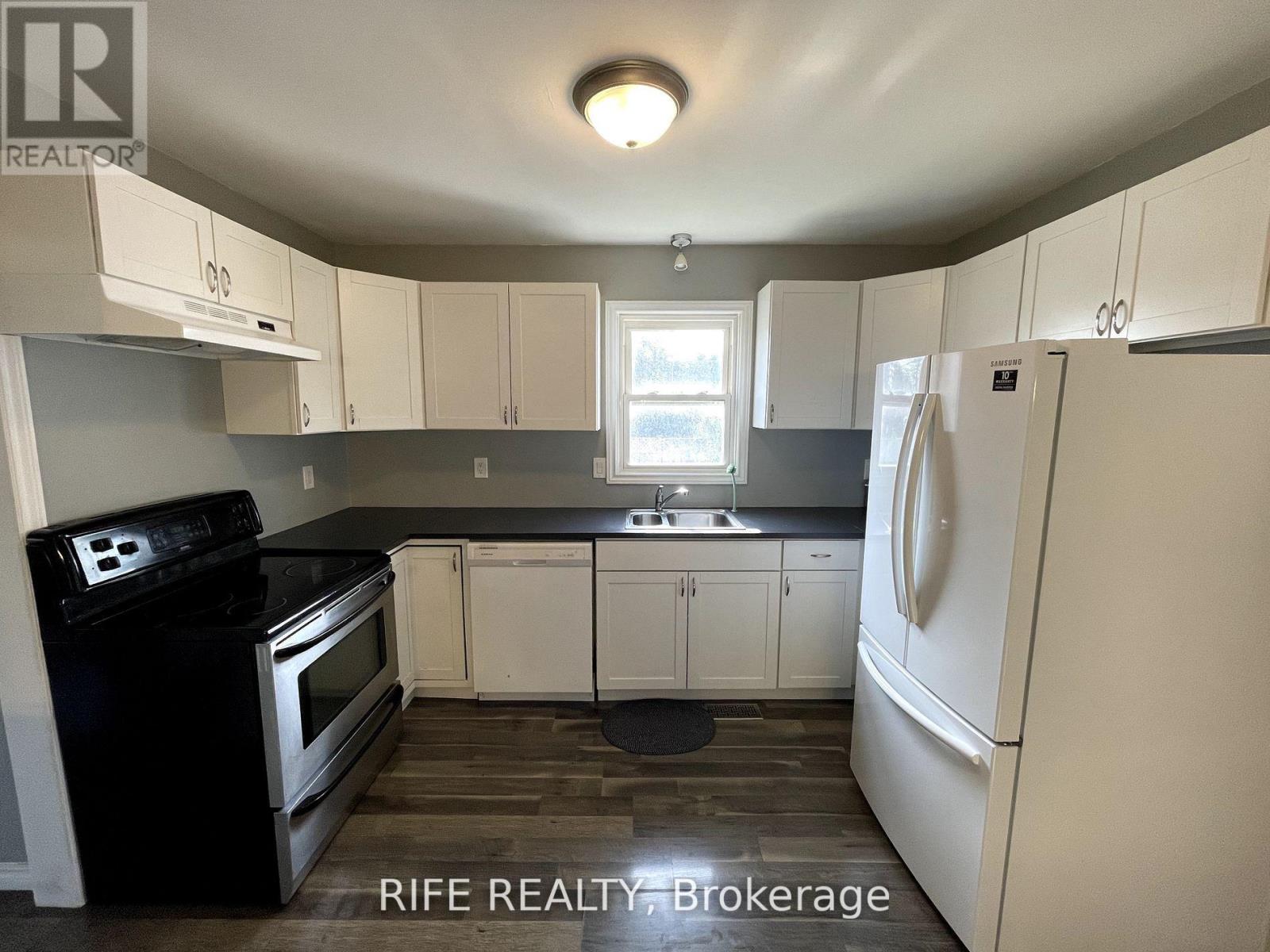 691 Rennie Street, Hamilton, Ontario  L8H 3R1 - Photo 7 - X12666126