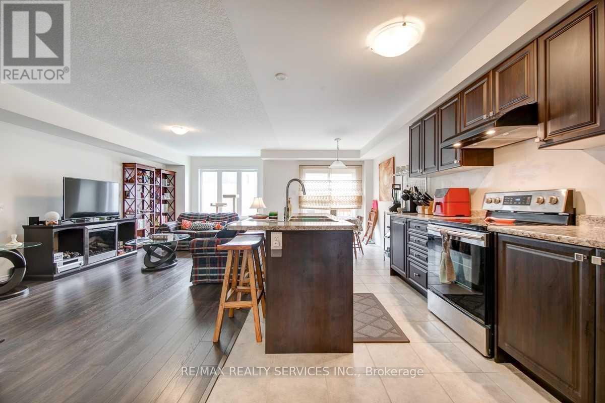 7722 Redbud Lane, Niagara Falls (Brown), Ontario  L2H 3S2 - Photo 4 - X12666158