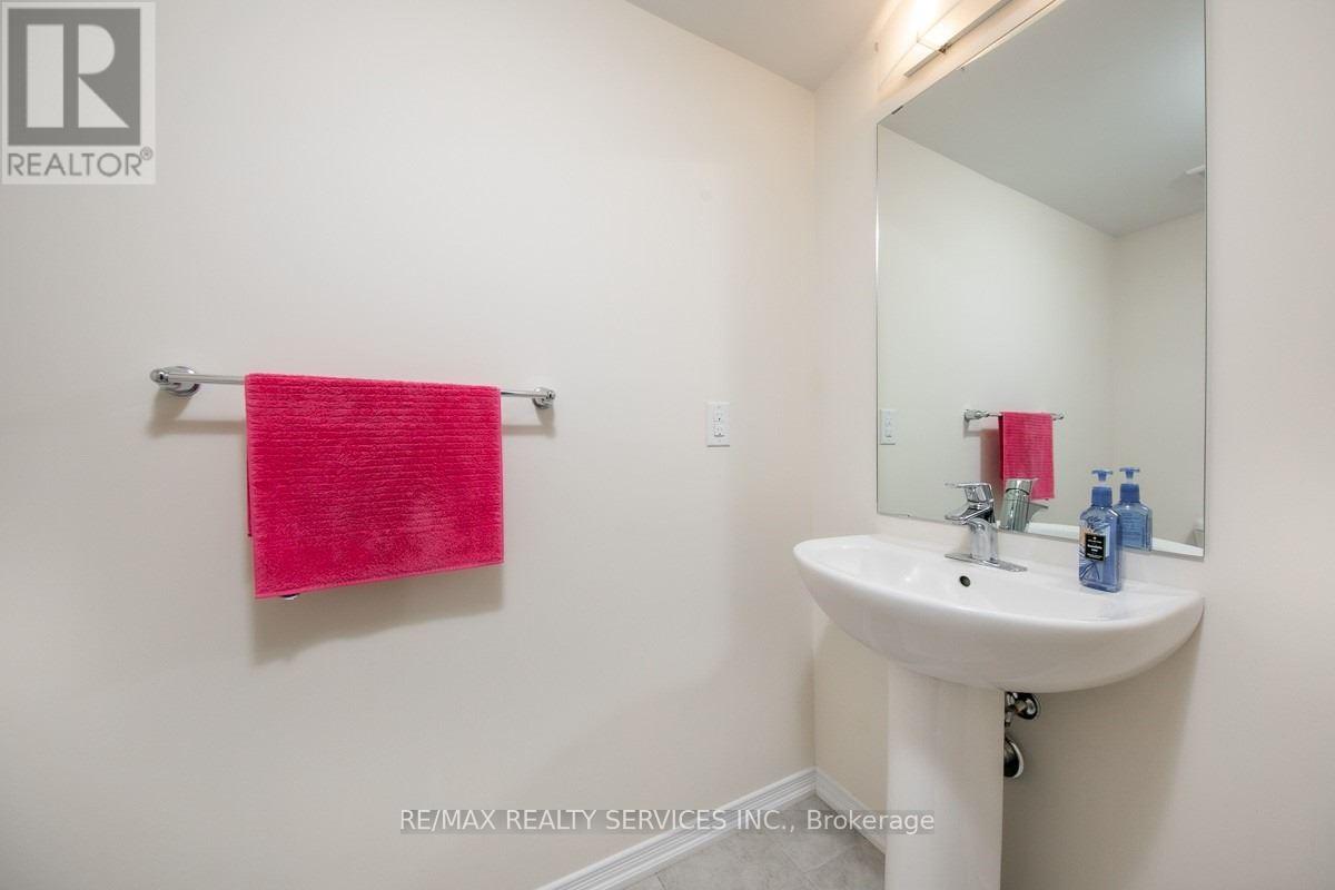 7722 Redbud Lane, Niagara Falls (Brown), Ontario  L2H 3S2 - Photo 8 - X12666158