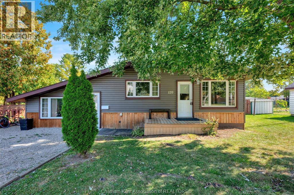 MLS# 26000136: 120 Water STREET, Wallaceburg, Canada