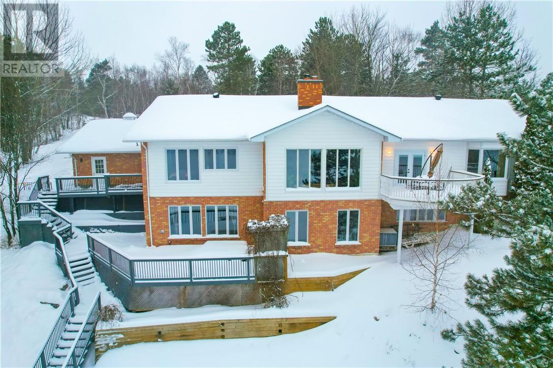 2100 South Bay Road, Sudbury, Ontario  P3E 6H7 - Photo 4 - 2125962