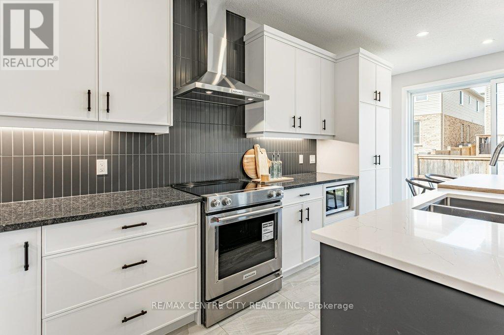 1200 Emma Chase Drive, London North (North I), Ontario  N6G 5S1 - Photo 20 - X12666262