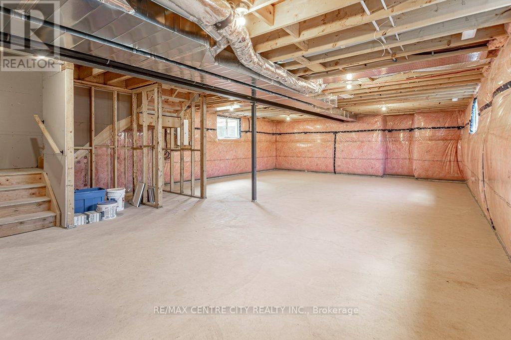 1200 Emma Chase Drive, London North (North I), Ontario  N6G 5S1 - Photo 39 - X12666262