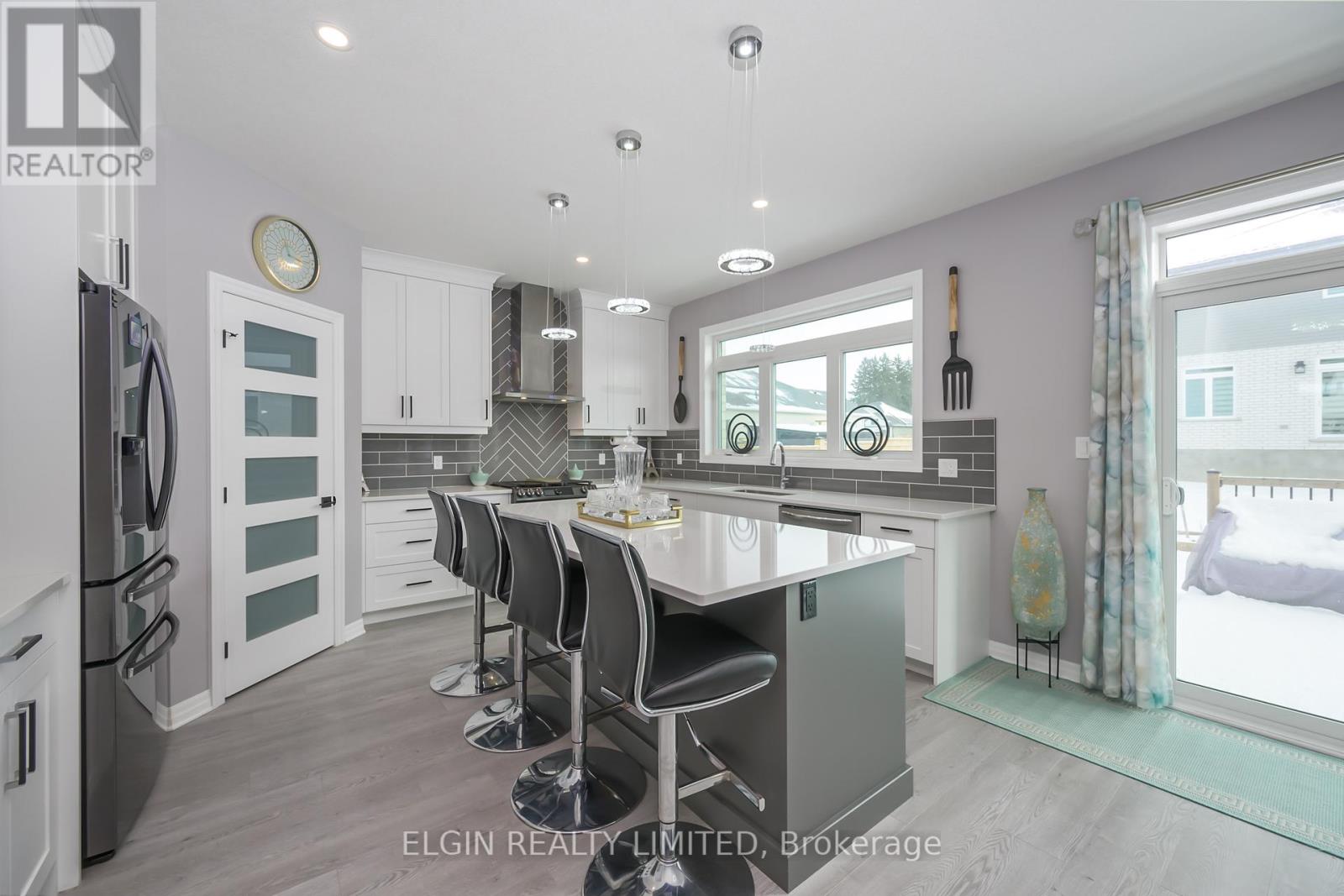 48 Snowy Owl Trail, Central Elgin, Ontario  N5R 0M7 - Photo 11 - X12666264