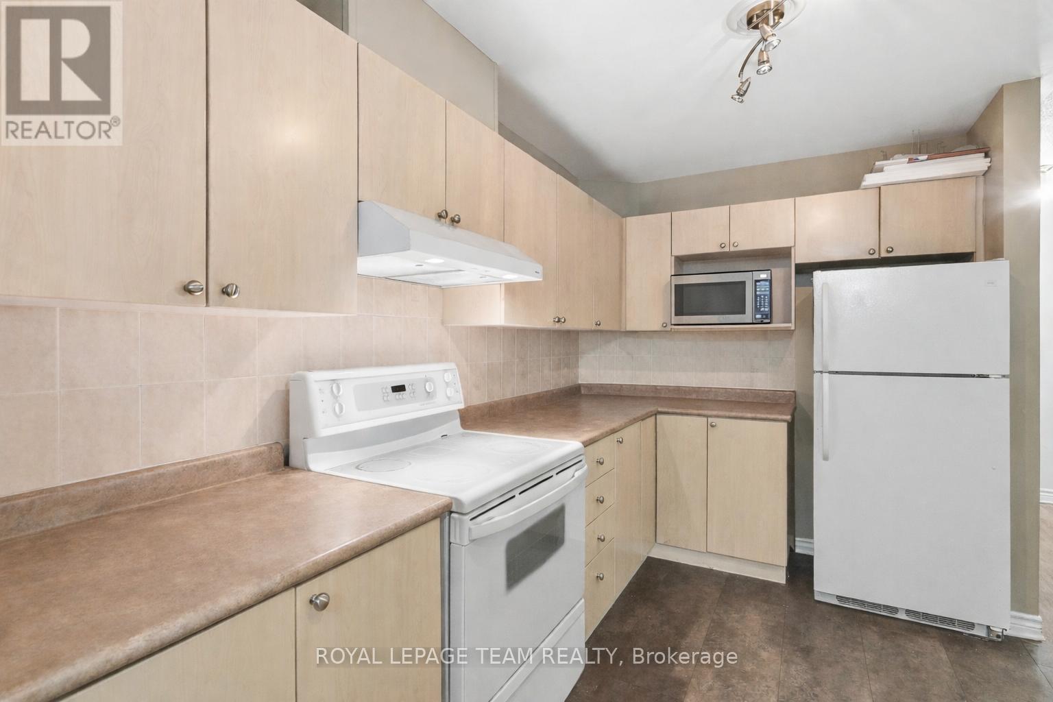 108 - 3265 St. Joseph Boulevard, Ottawa, Ontario  K1E 3Y2 - Photo 5 - X12666258