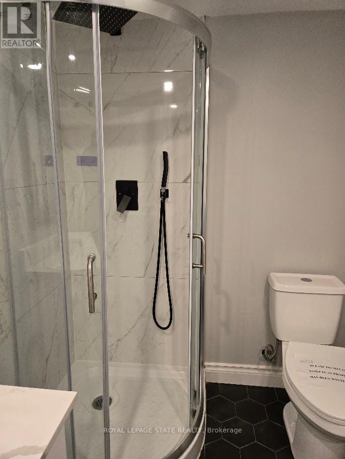 373 East 27th Street, Hamilton, Ontario  L8V 3H1 - Photo 17 - X12612604