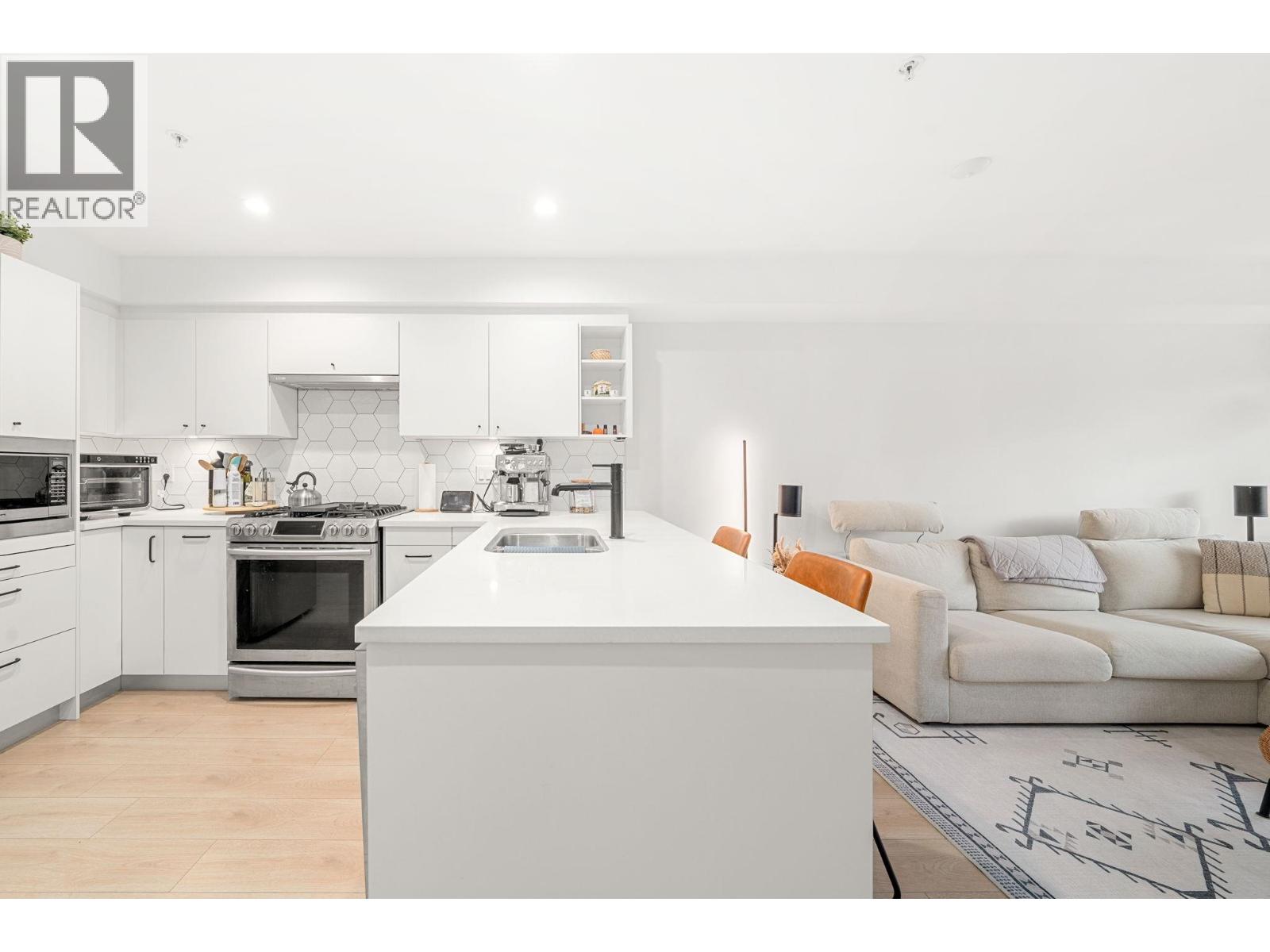 402 1519 Crown Street, Vancouver, British Columbia  V7J 1G6 - Photo 13 - R3076321