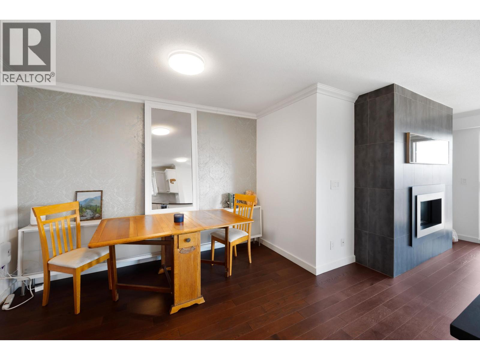 213 365 E 1st Street, North Vancouver, British Columbia V7L 4W5 - Photo 11 - R3076323