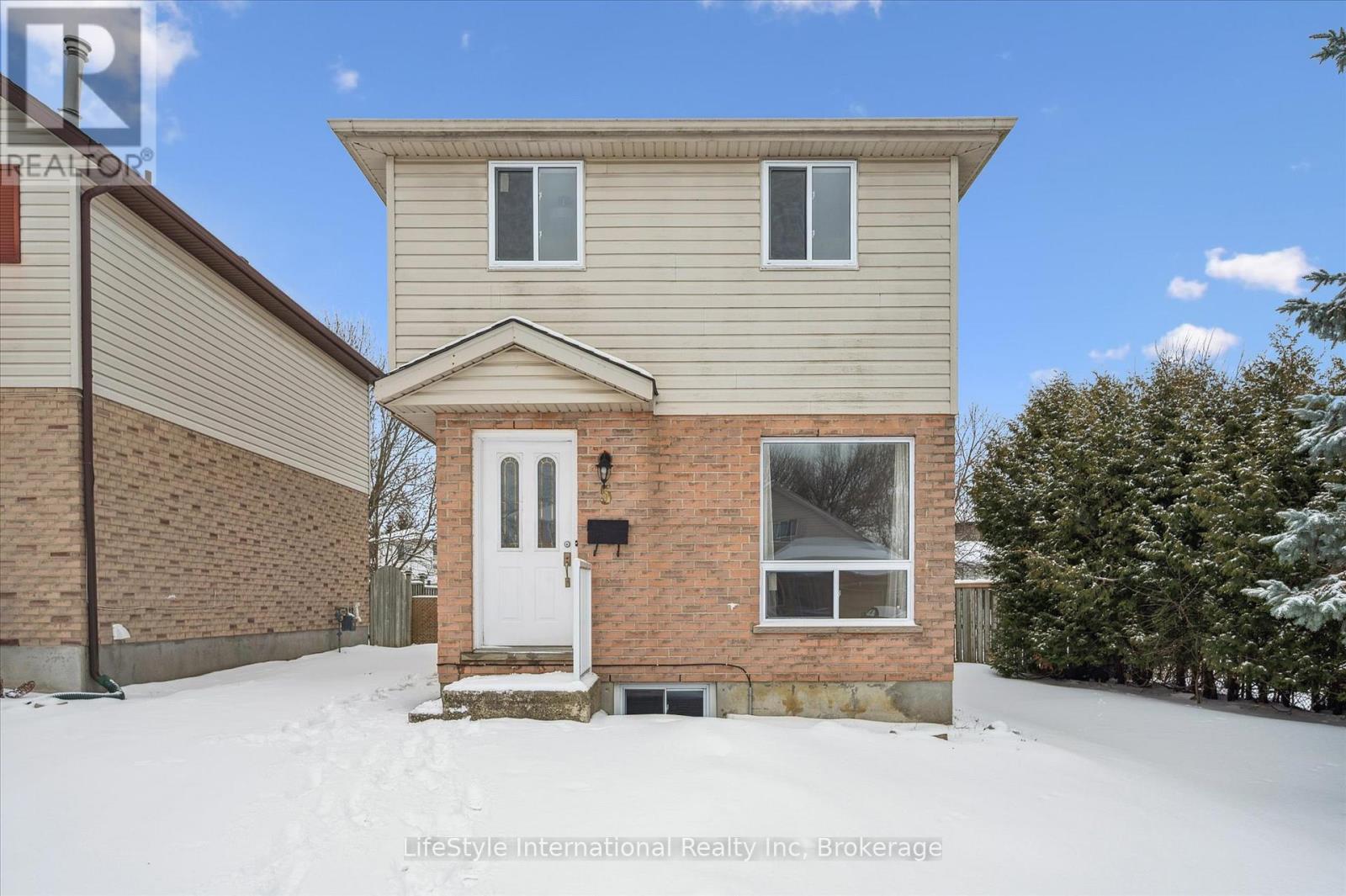 5 TROY CRESCENT, Guelph, Ontario
