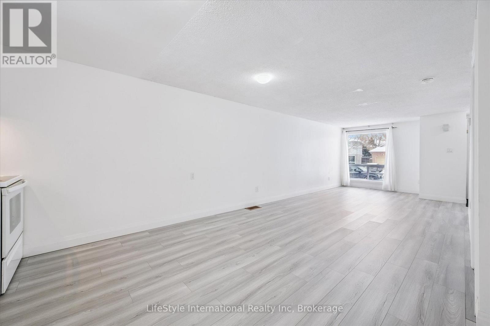 5 Troy Crescent, Guelph, Ontario N1E 6W7 - Photo 15 - X12666280