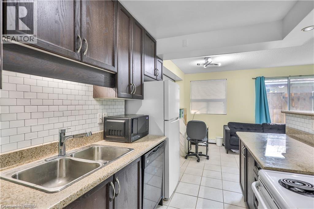 793 Colborne Street E Unit# 104, Brantford, Ontario  N3S 7J3 - Photo 6 - 40790011