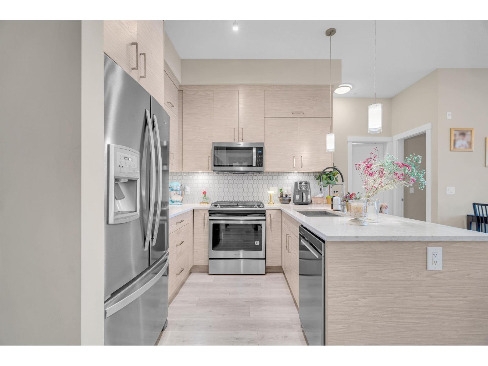 219 2120 Gladwin Road, Abbotsford, British Columbia  V2S 0L7 - Photo 2 - R3076332