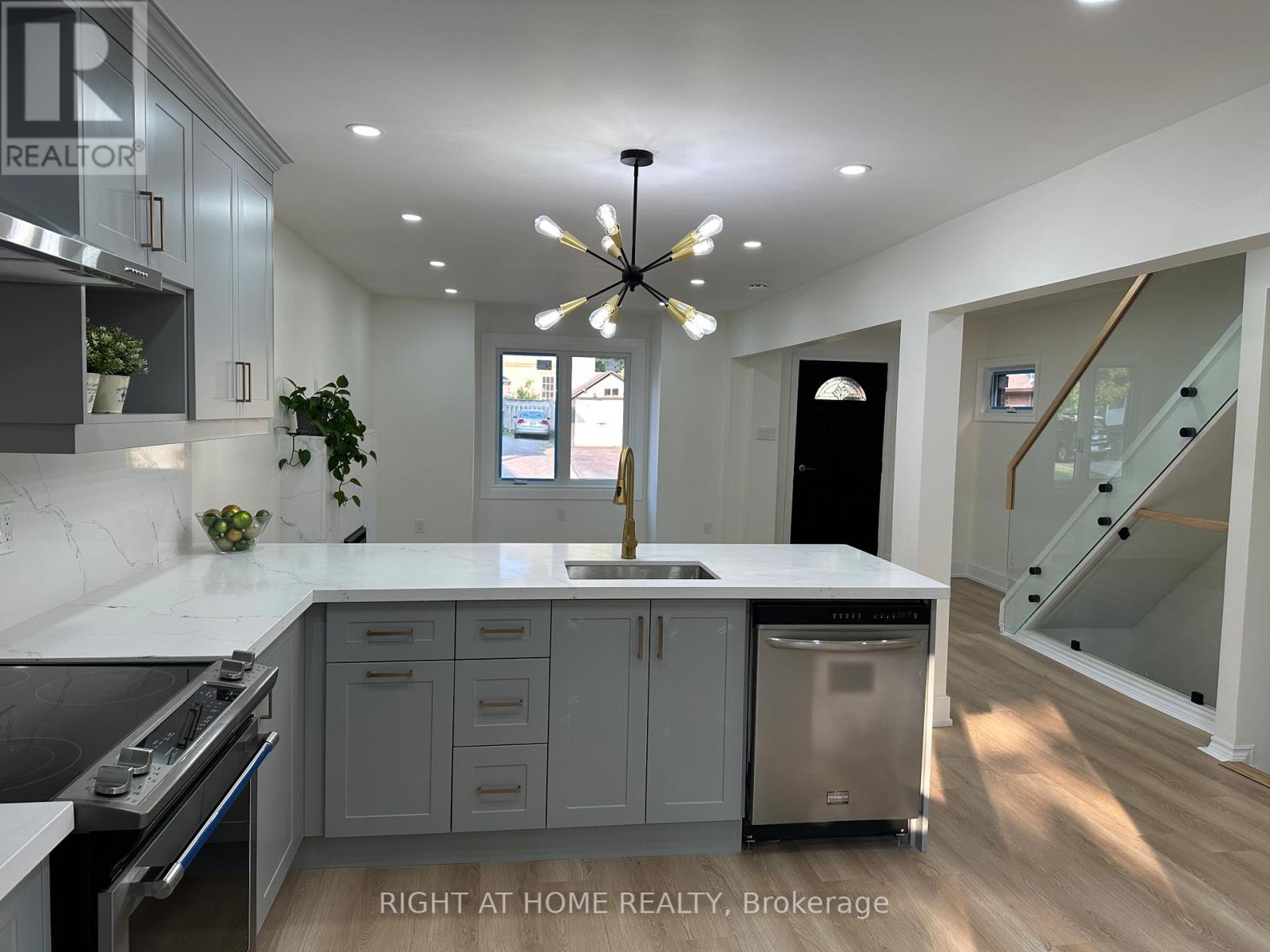 210 Dearborn Avenue, Oshawa, Ontario  L1G 4Z4 - Photo 14 - E12666180