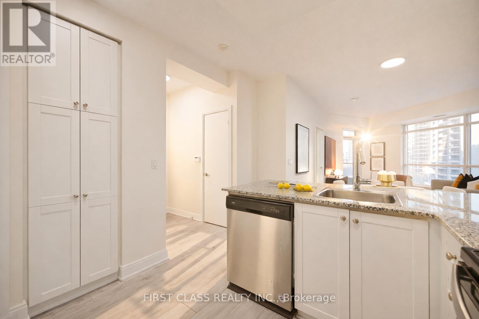 610 - 125 Village Green Square, Toronto, Ontario  M1S 0G3 - Photo 8 - E12666228