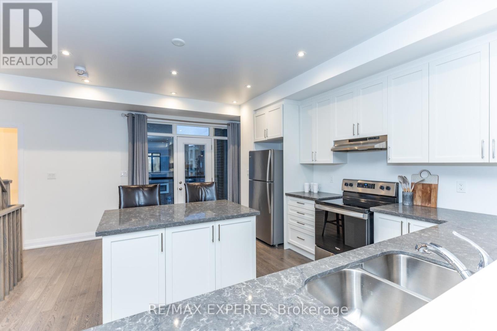 190 Moneypenny Place, Vaughan (Beverley Glen), Ontario  L4J 0K9 - Photo 22 - N12666236