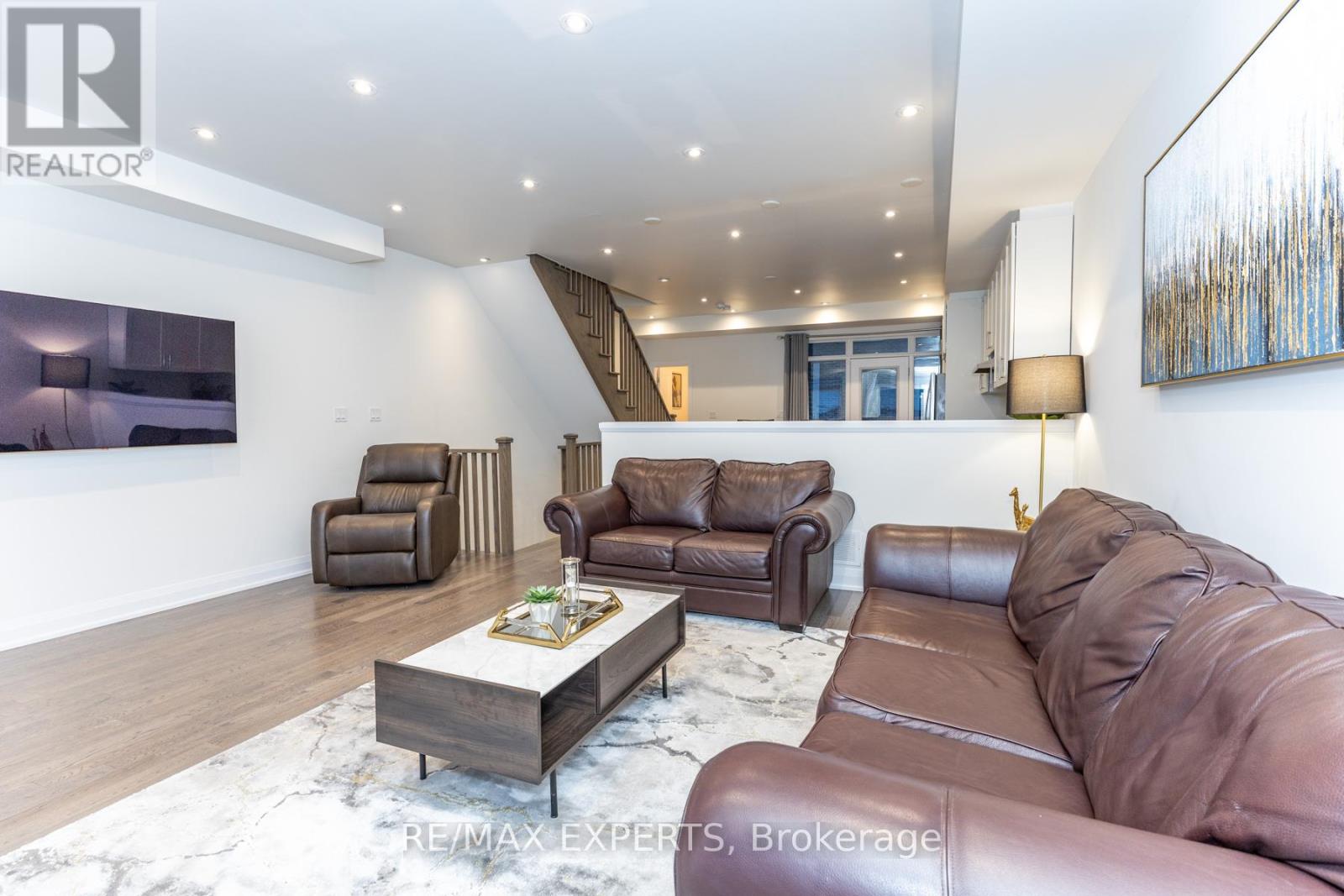 190 Moneypenny Place, Vaughan (Beverley Glen), Ontario  L4J 0K9 - Photo 6 - N12666236