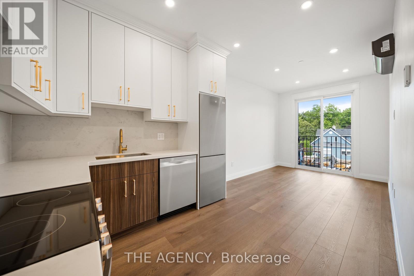 6 - 153 Main Street E, Milton, Ontario  L9T 1N7 - Photo 5 - W12666170