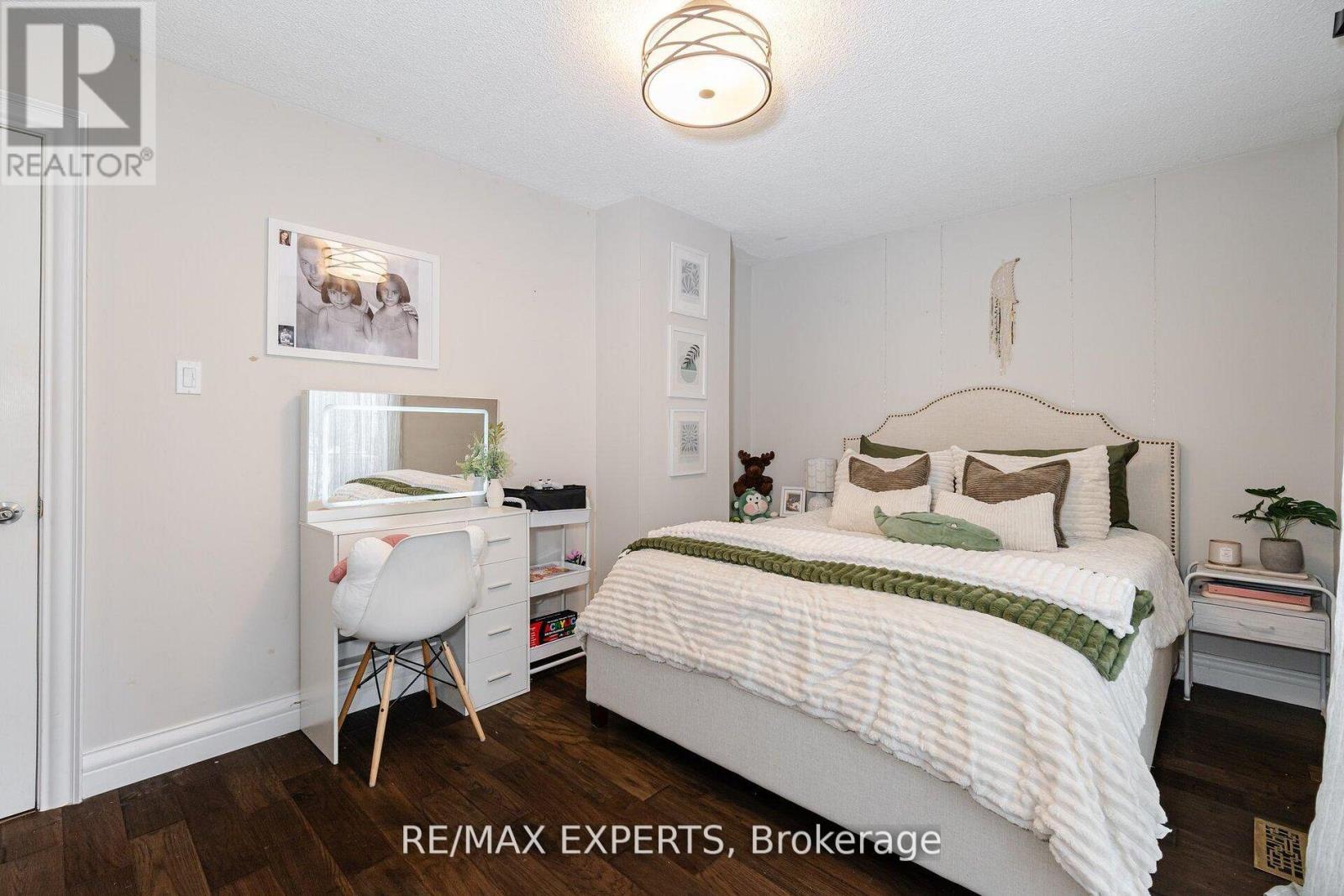 92 Ambleside Drive, Brampton (Brampton South), Ontario  L6Y 1B9 - Photo 18 - W12666224