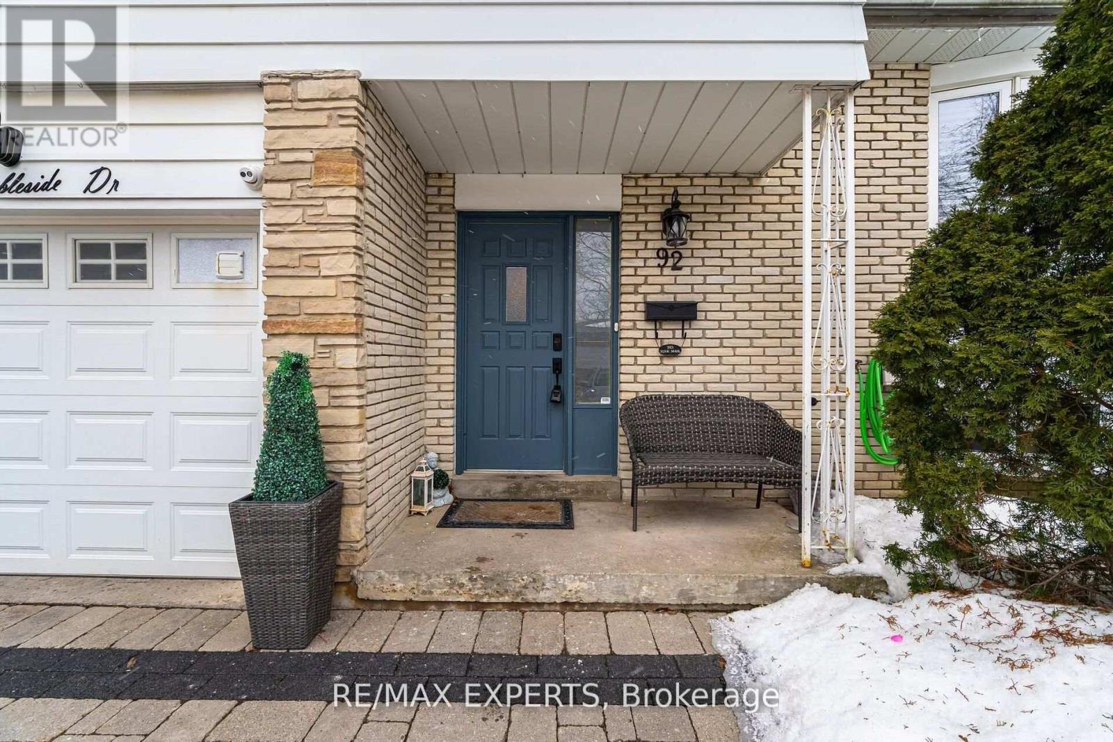 92 Ambleside Drive, Brampton (Brampton South), Ontario  L6Y 1B9 - Photo 3 - W12666224