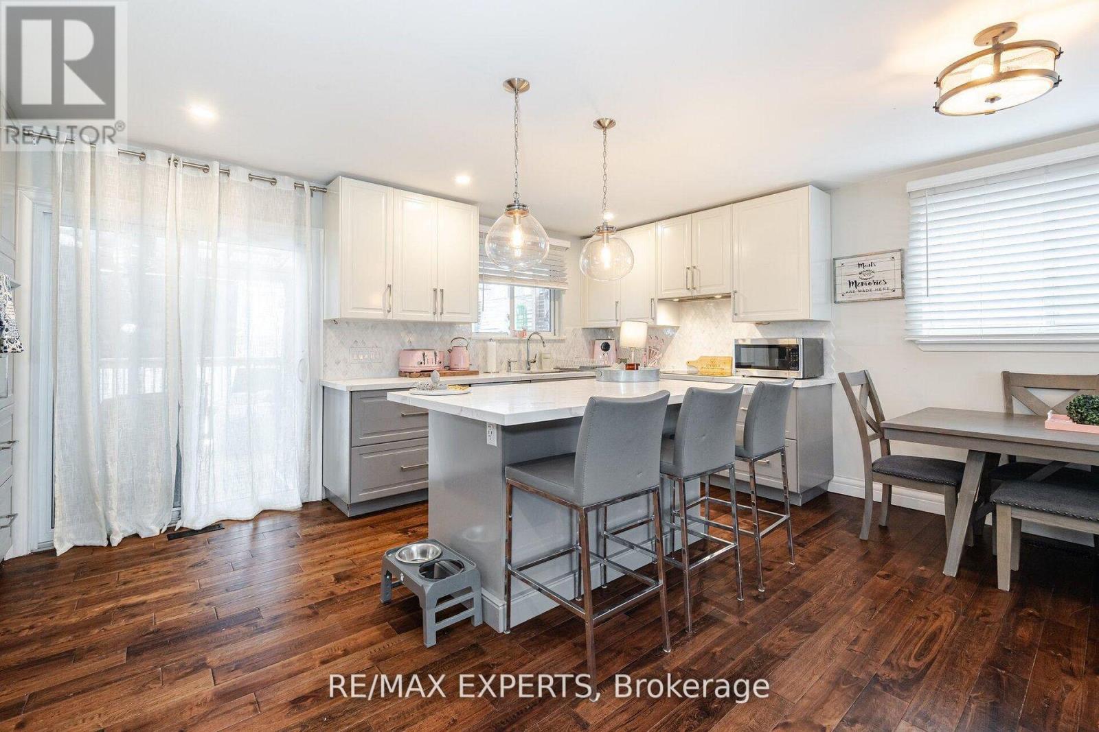 92 Ambleside Drive, Brampton (Brampton South), Ontario  L6Y 1B9 - Photo 7 - W12666224