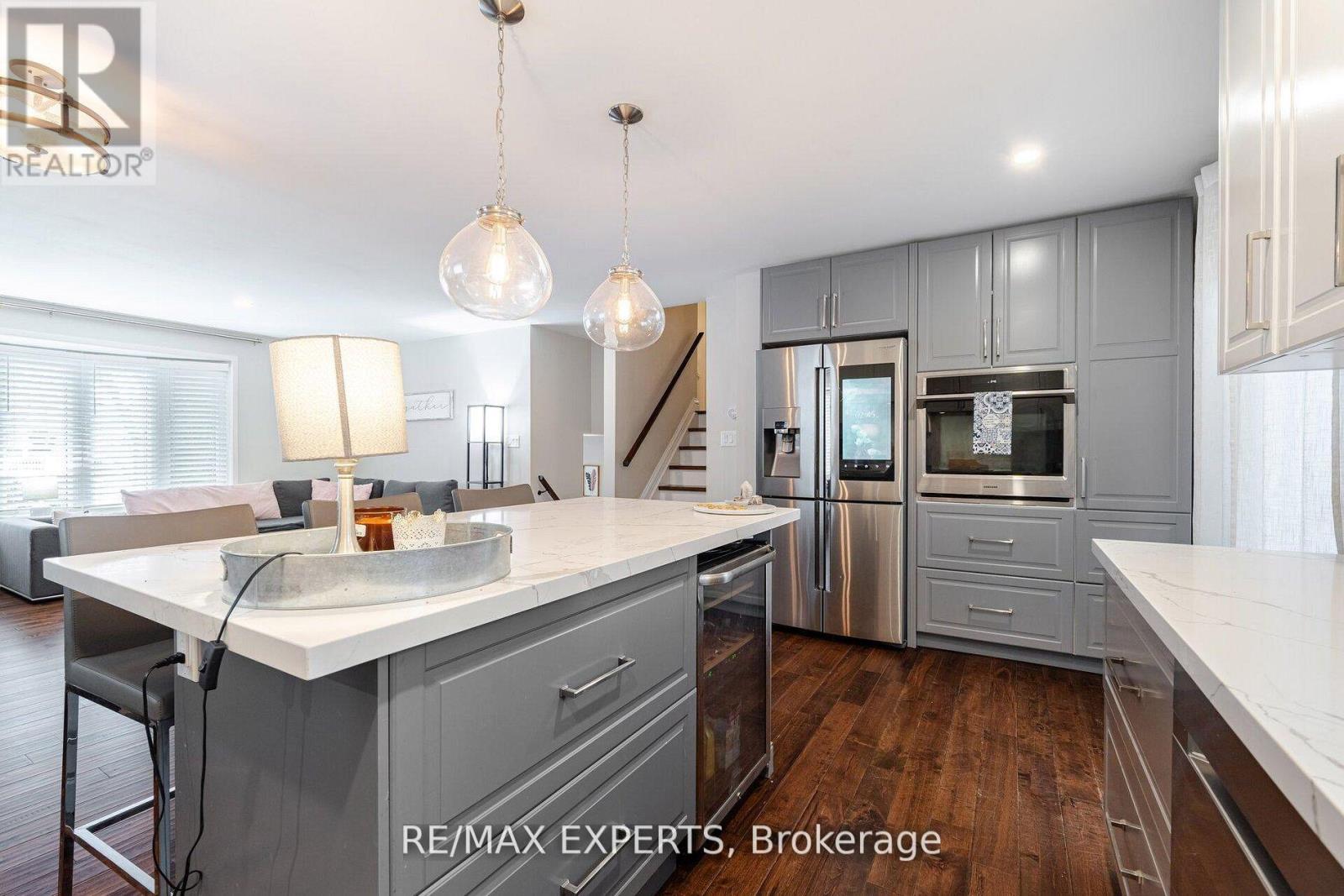 92 Ambleside Drive, Brampton (Brampton South), Ontario  L6Y 1B9 - Photo 8 - W12666224