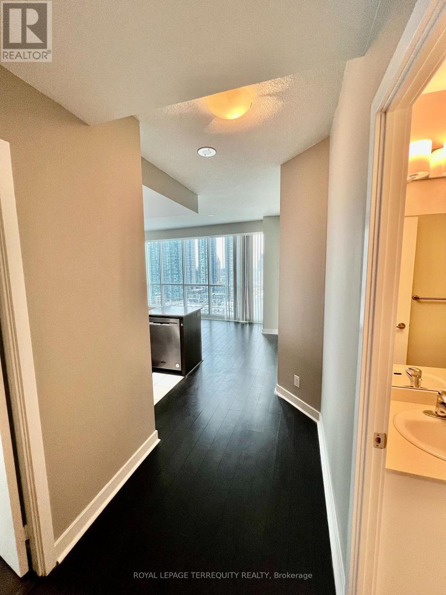 2011 - 3985 Grand Park Drive, Mississauga (City Centre), Ontario  L5B 0H8 - Photo 5 - W12666250