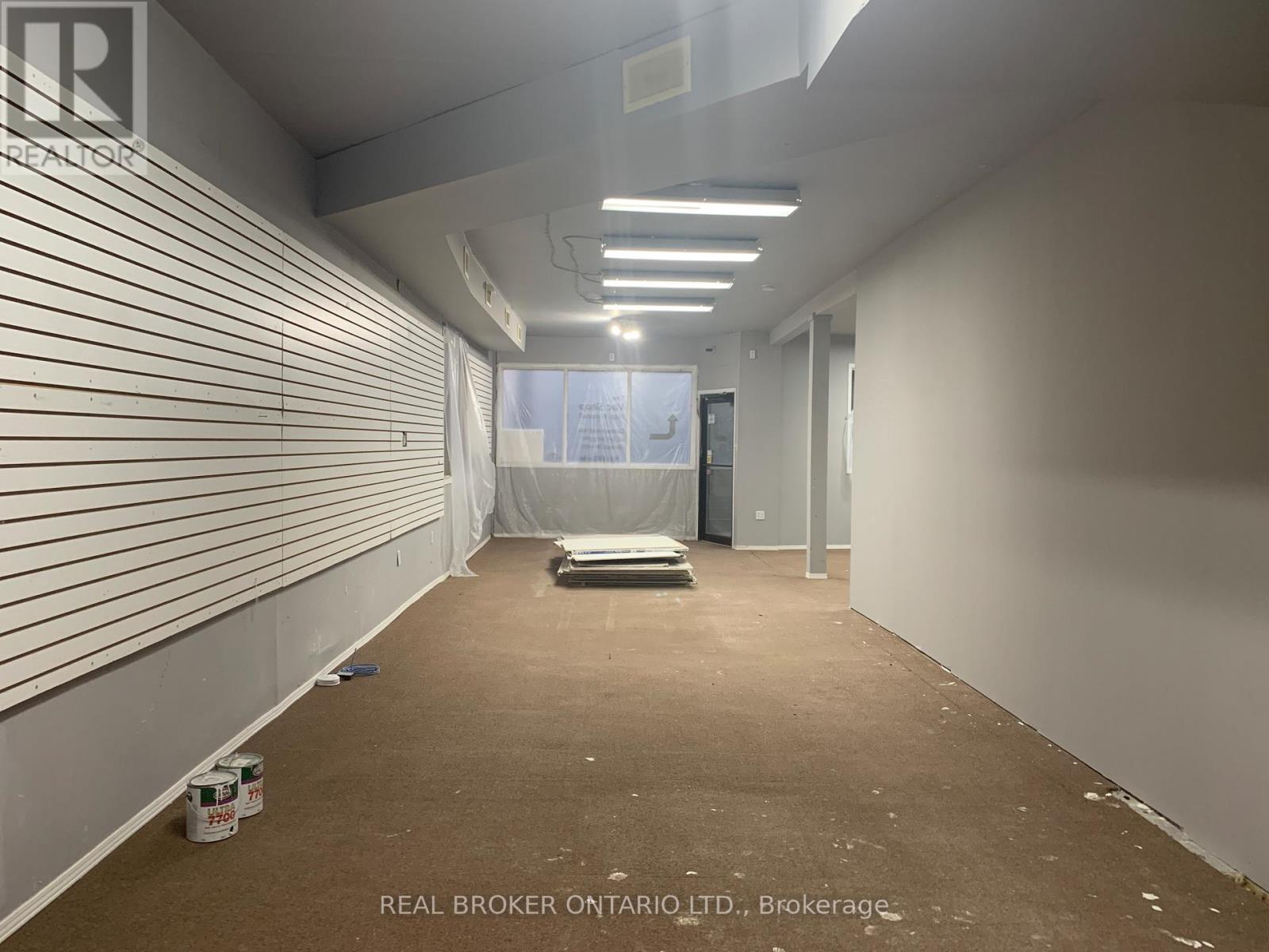 8 Caithness Street E, Haldimand, Ontario  N3W 1B7 - Photo 4 - X12508072