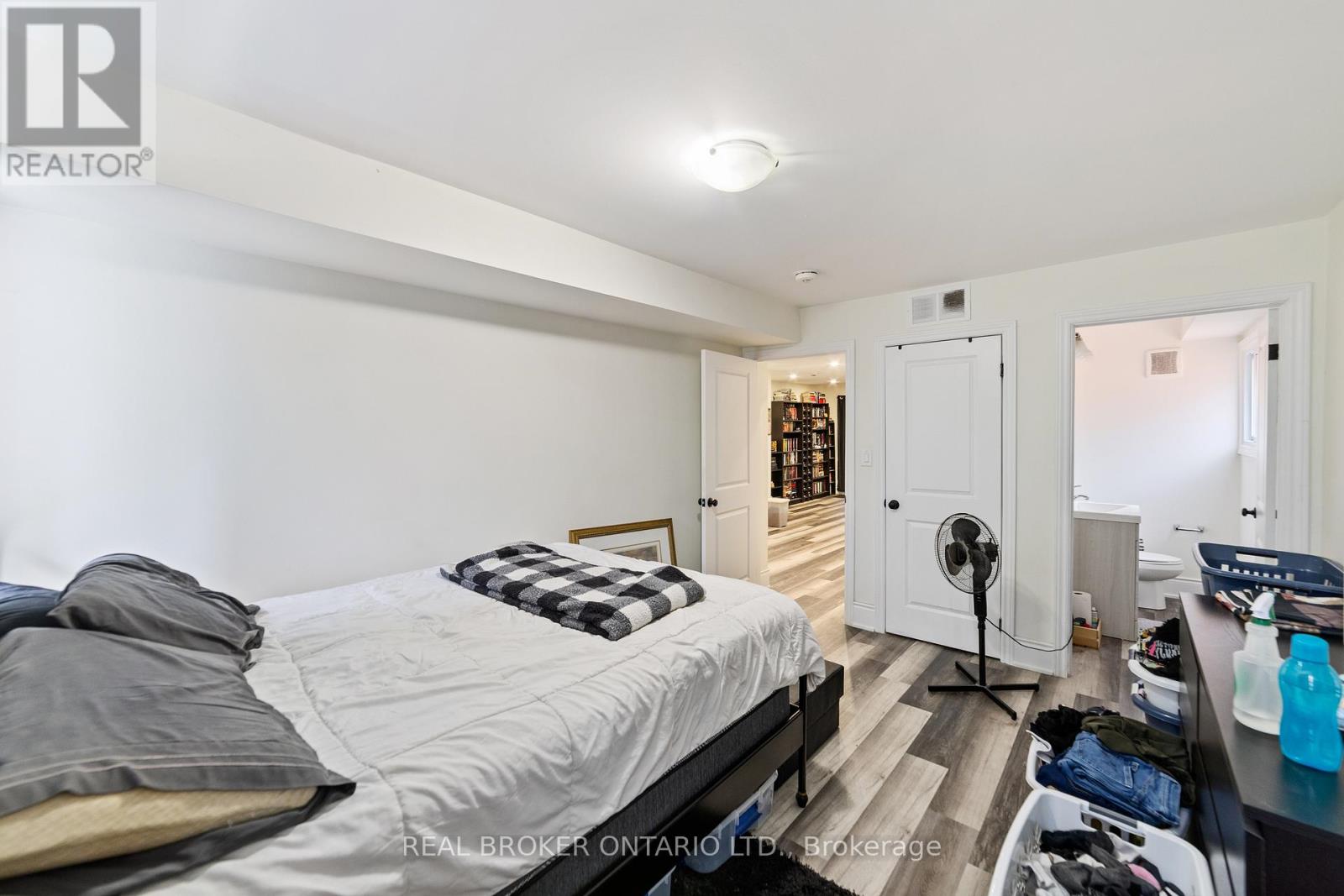 220 Caroline Street S, Hamilton, Ontario  L8P 3L4 - Photo 13 - X12534332