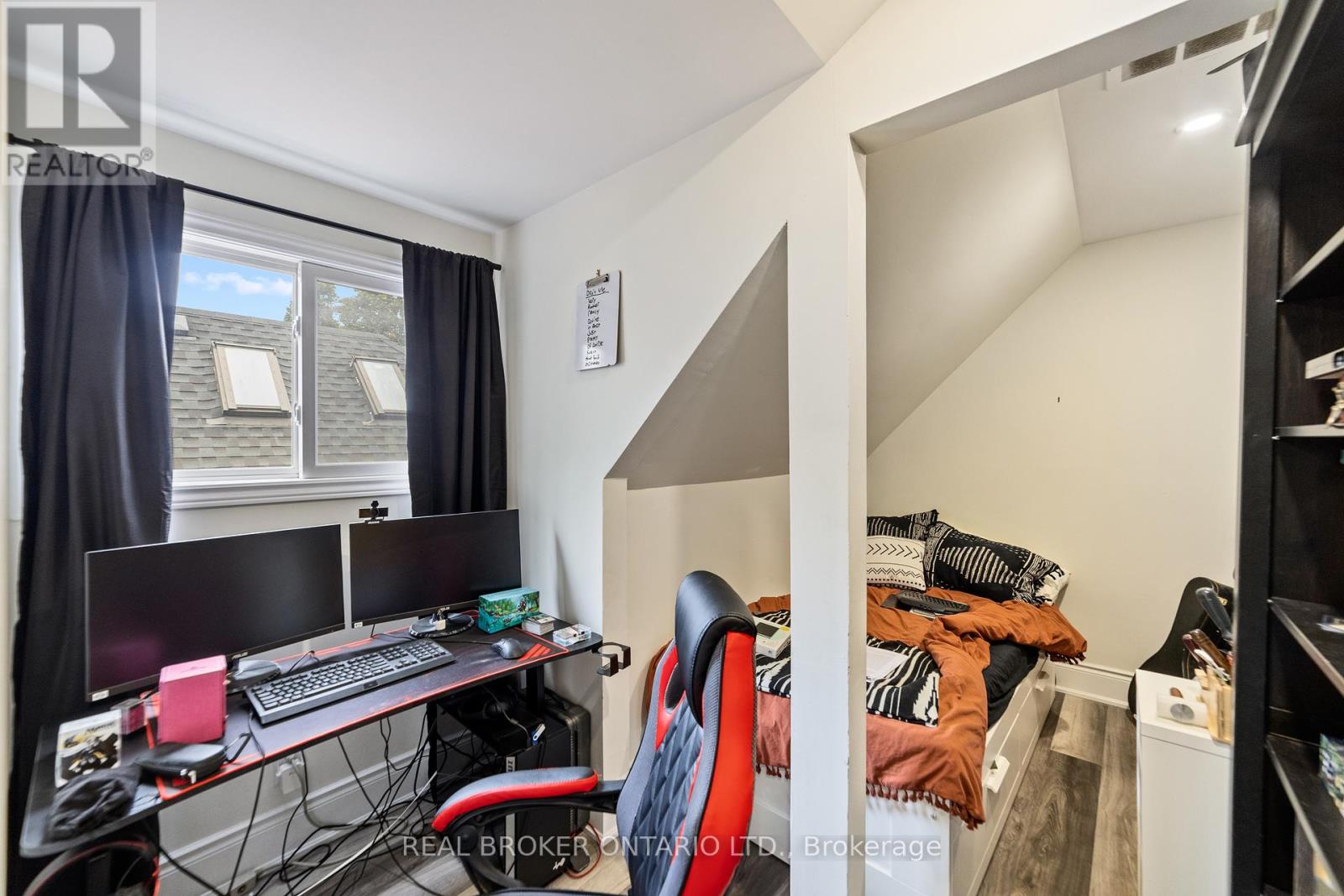 220 Caroline Street S, Hamilton, Ontario  L8P 3L4 - Photo 24 - X12534332