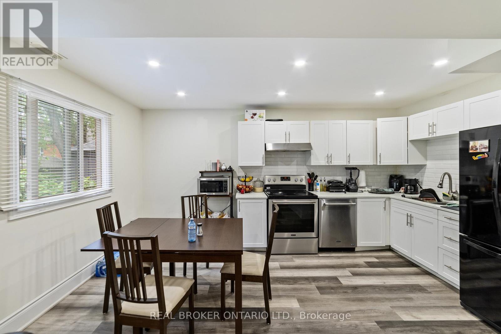 220 Caroline Street S, Hamilton, Ontario  L8P 3L4 - Photo 5 - X12534332