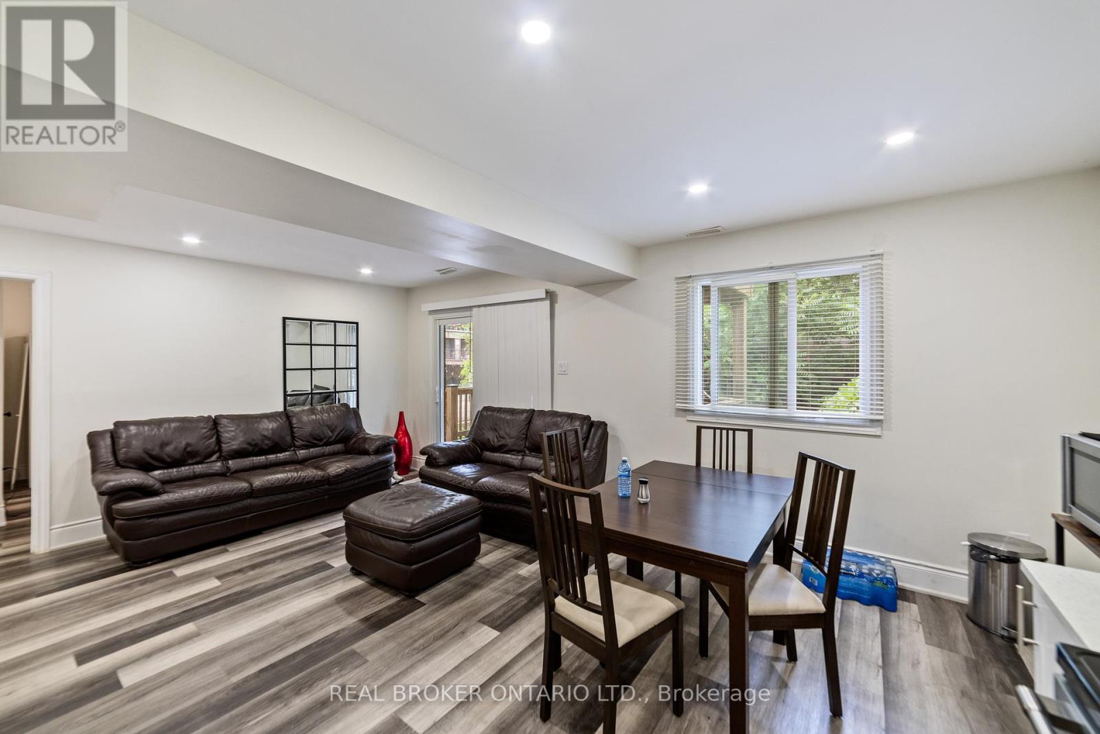 220 Caroline Street S, Hamilton, Ontario  L8P 3L4 - Photo 6 - X12534332