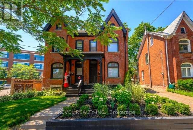 32 MAIN STREET, hamilton (dundas), Ontario