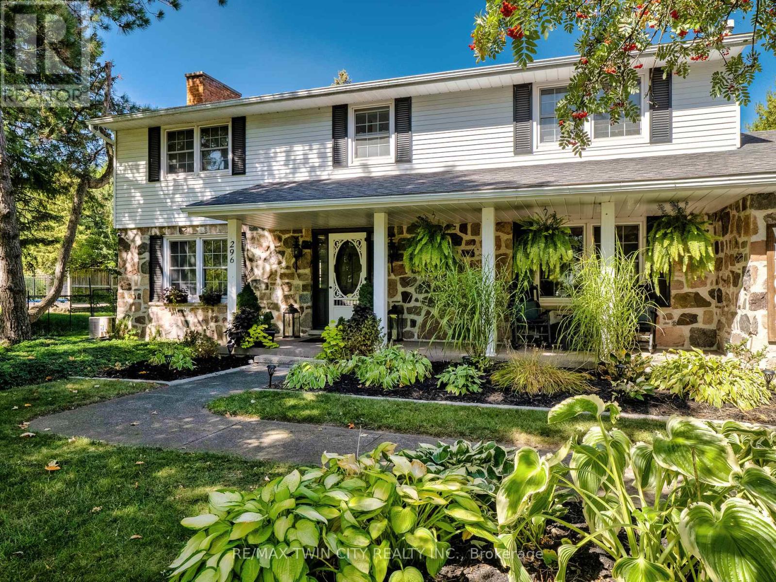 296 EDGEHILL DRIVE, Kitchener, Ontario