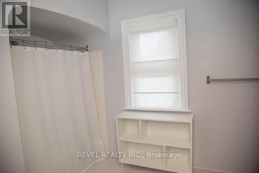 Upper - 522 Colborne Street, Brantford, Ontario  N3S 3P2 - Photo 15 - X12666240