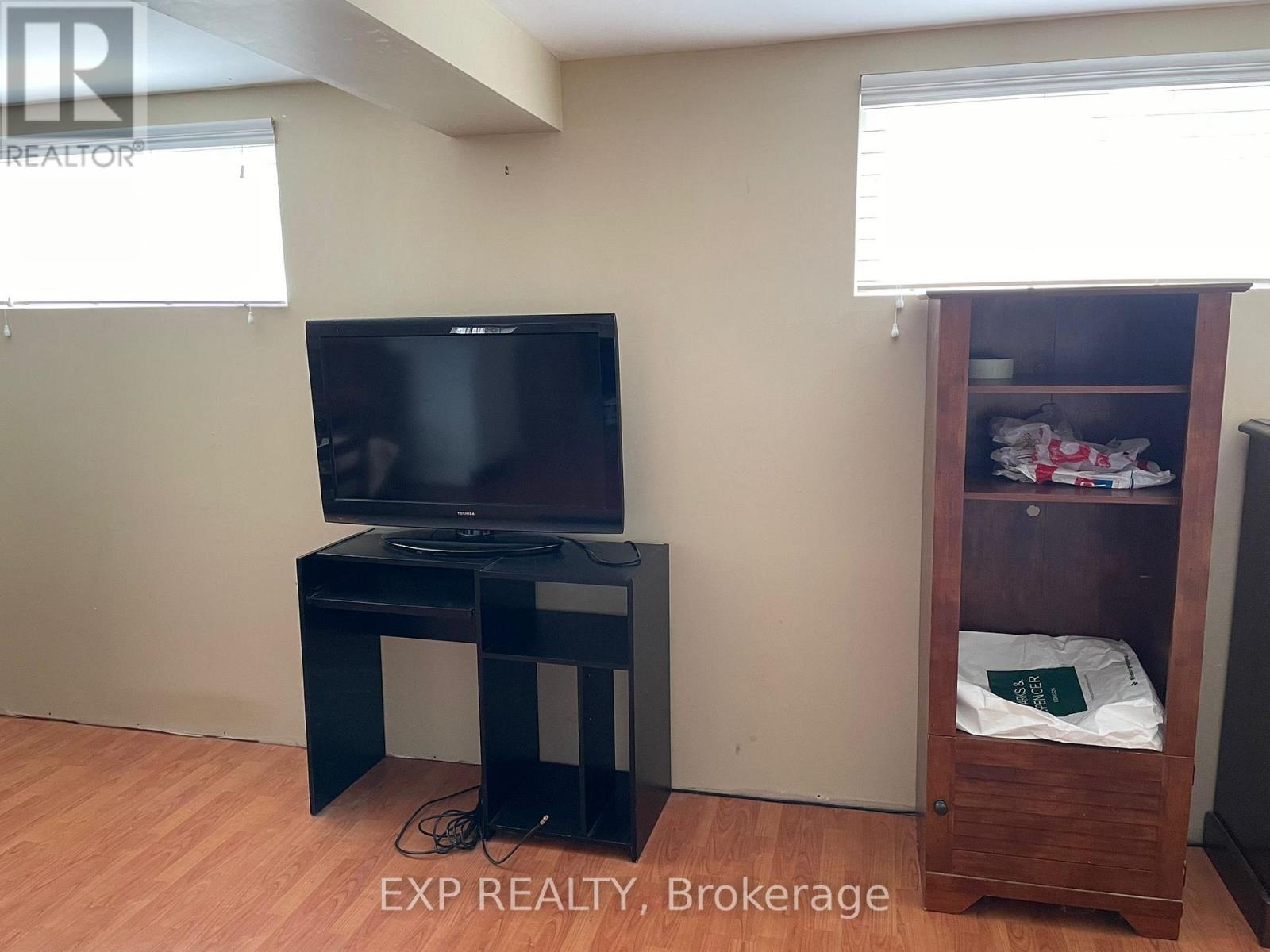 Lower - 4453 Meadowvale Drive, Niagara Falls (Morrison), Ontario  L2E 5W8 - Photo 7 - X12666270